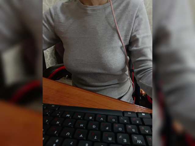 Olik-Pisa's BongaCams show and profile