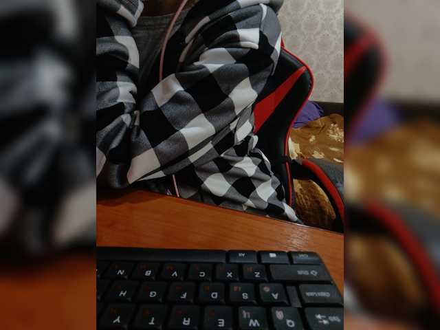 Olik-Pisa's BongaCams show and profile