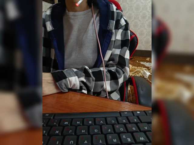 Olik-Pisa's BongaCams show and profile