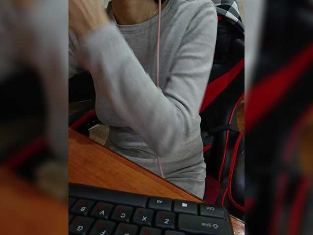 Olik-Pisa's BongaCams show and profile