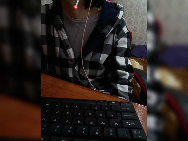 Olik-Pisa's BongaCams show and profile