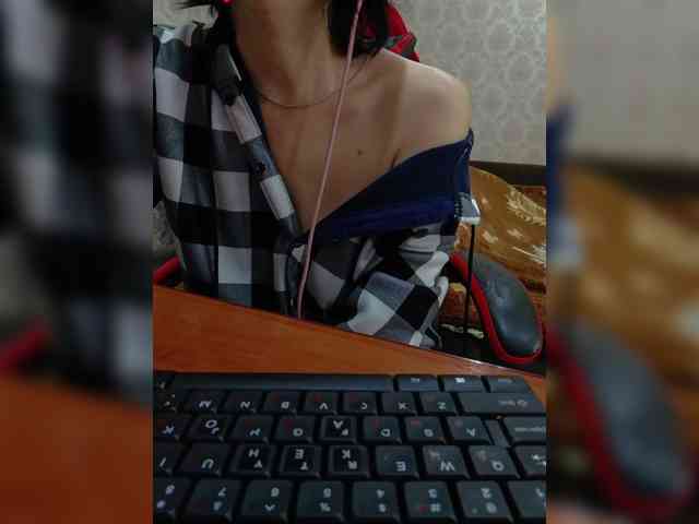 naked_taxi_dispatcher webcam