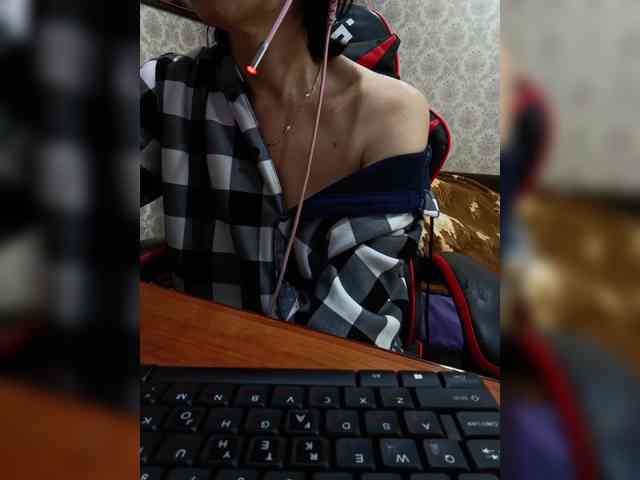 naked_taxi_dispatcher webcam