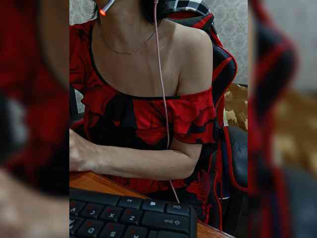 naked_taxi_dispatcher webcam