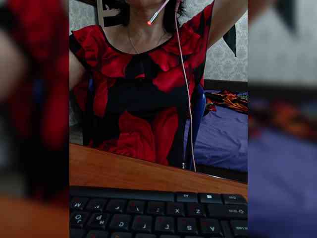 naked_taxi_dispatcher webcam