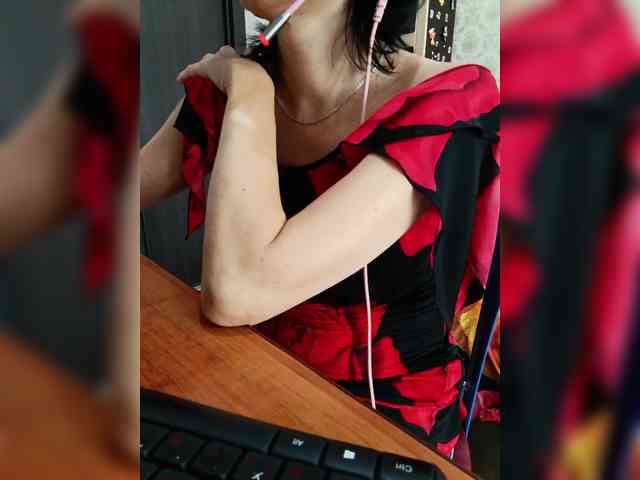 naked_taxi_dispatcher webcam