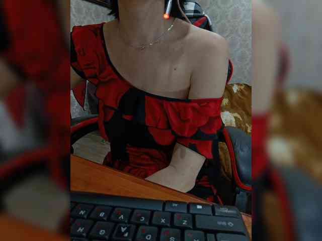 naked_taxi_dispatcher webcam