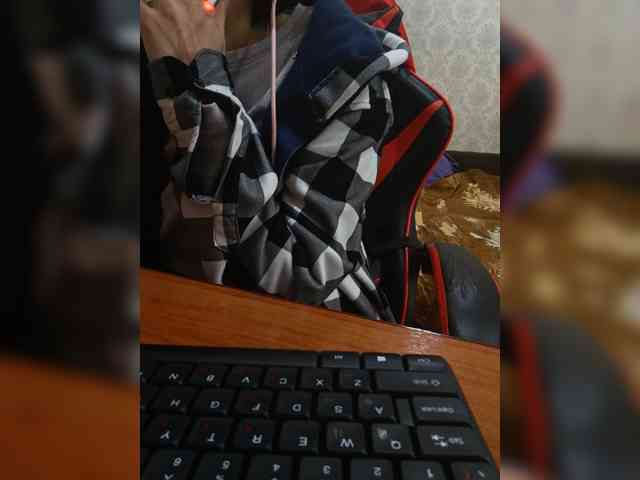 naked_taxi_dispatcher webcam