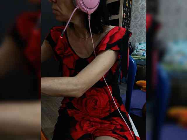 naked_taxi_dispatcher webcam