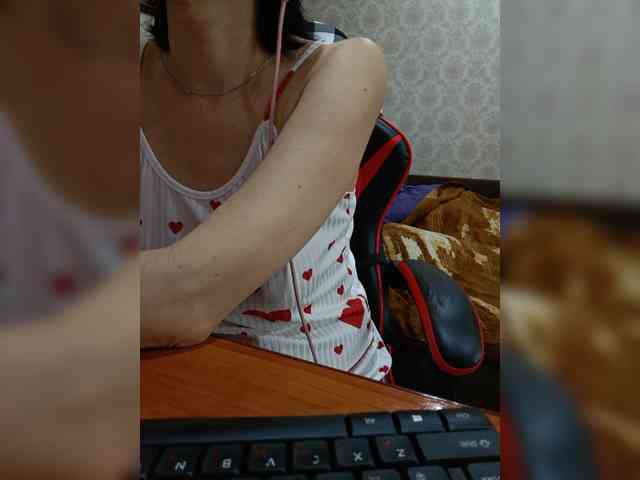 naked_taxi_dispatcher webcam