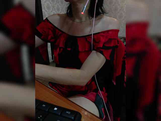 naked_taxi_dispatcher webcam