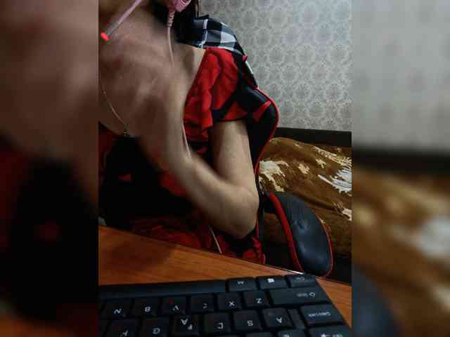 naked_taxi_dispatcher webcam