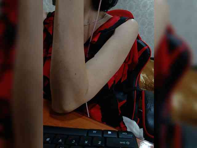 naked_taxi_dispatcher webcam