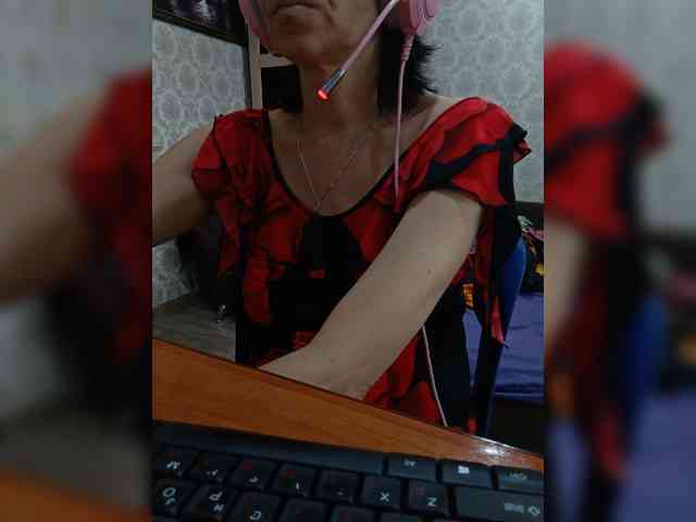naked_taxi_dispatcher webcam