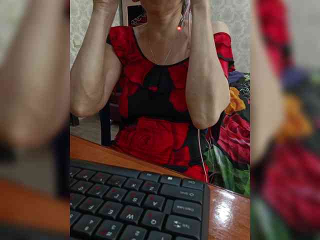 naked_taxi_dispatcher webcam