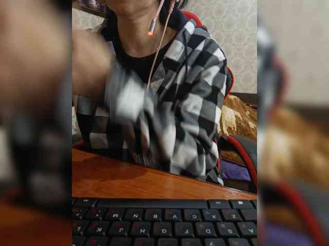 naked_taxi_dispatcher webcam