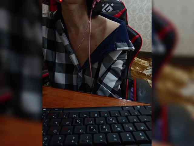 naked_taxi_dispatcher webcam