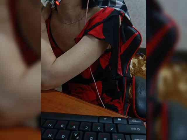 naked_taxi_dispatcher webcam