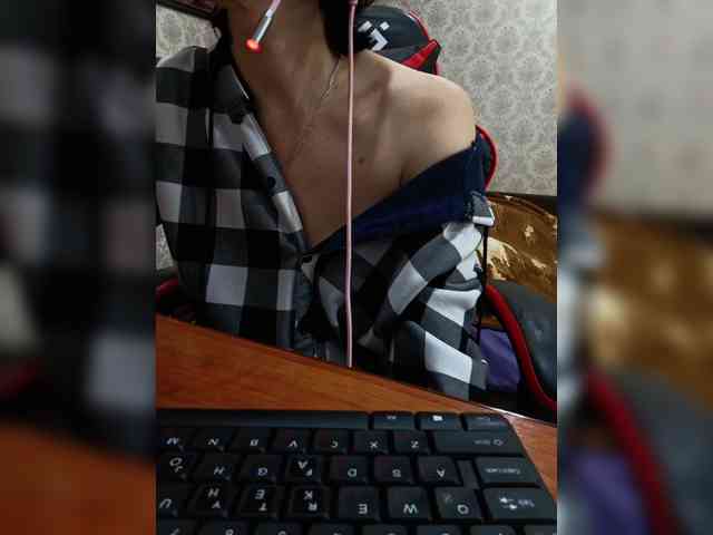 naked_taxi_dispatcher webcam