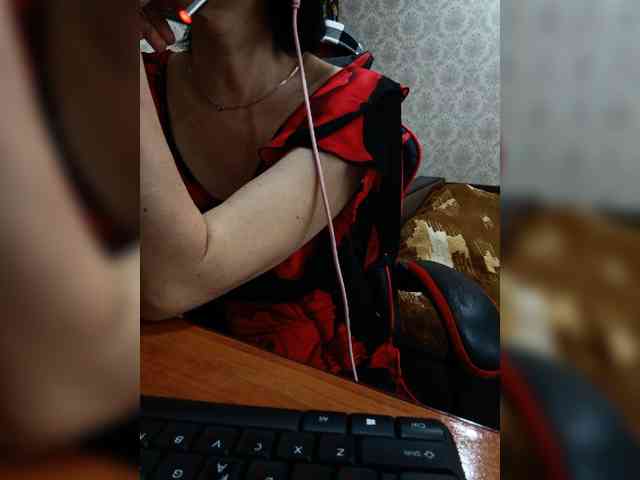 naked_taxi_dispatcher webcam