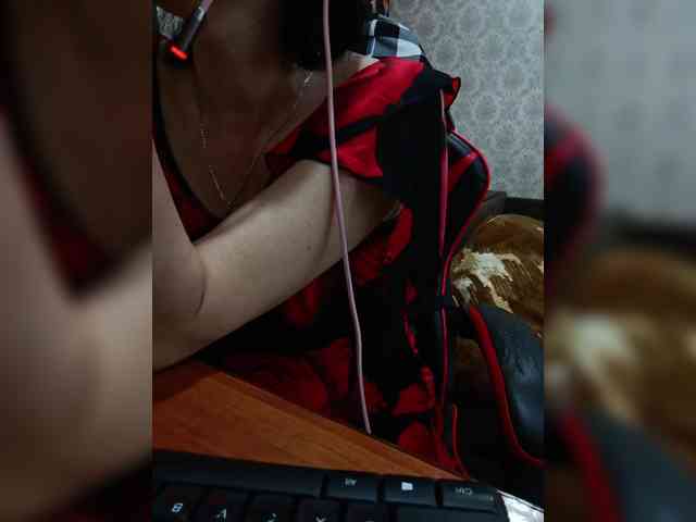 naked_taxi_dispatcher webcam