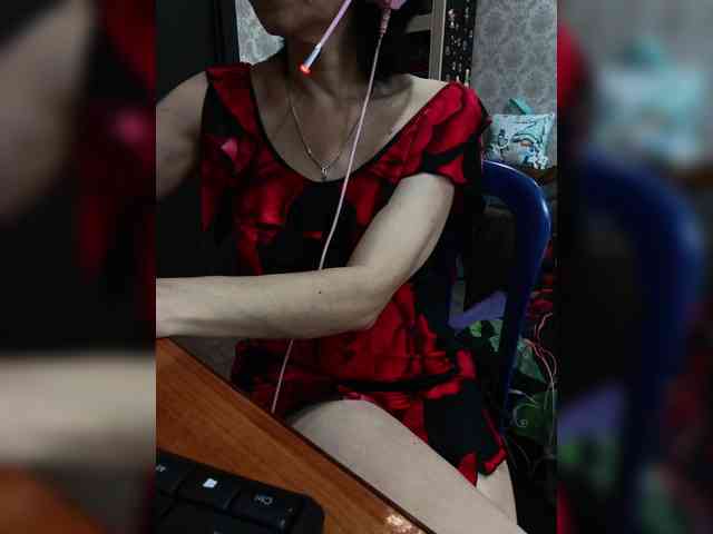 naked_taxi_dispatcher webcam