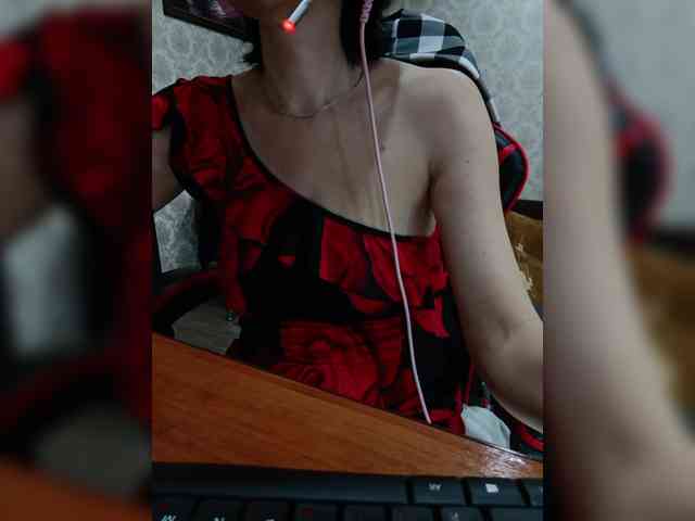 naked_taxi_dispatcher webcam