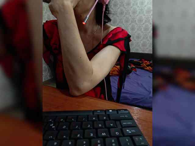 naked_taxi_dispatcher webcam
