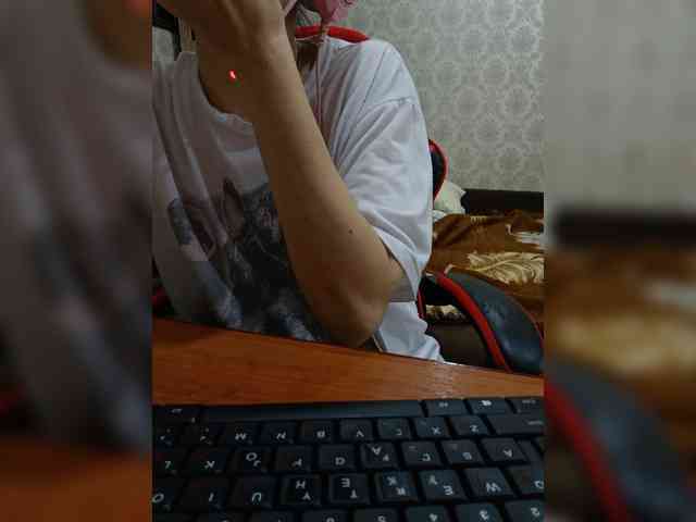 naked_taxi_dispatcher webcam