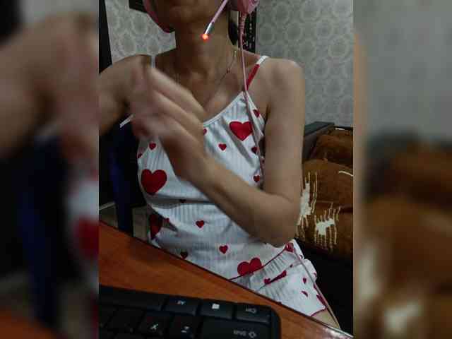 naked_taxi_dispatcher webcam