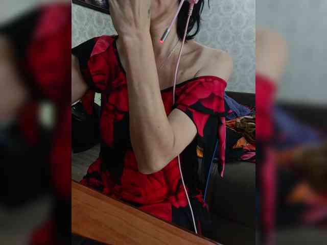 naked_taxi_dispatcher webcam