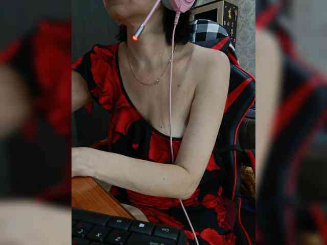 naked_taxi_dispatcher webcam