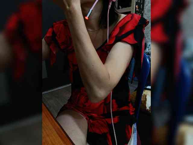 naked_taxi_dispatcher webcam
