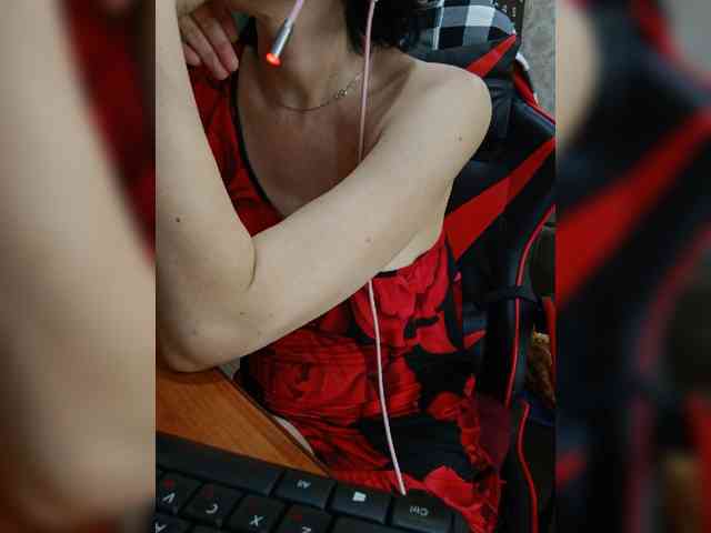 naked_taxi_dispatcher webcam