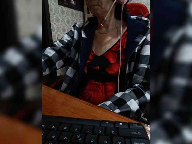 naked_taxi_dispatcher webcam