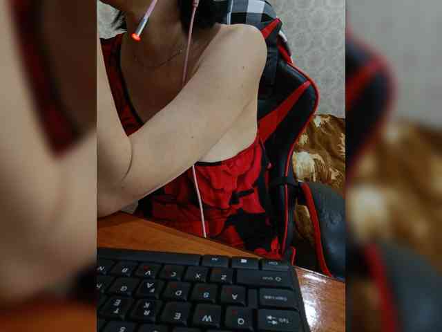 naked_taxi_dispatcher webcam