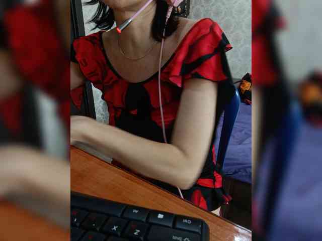 naked_taxi_dispatcher webcam