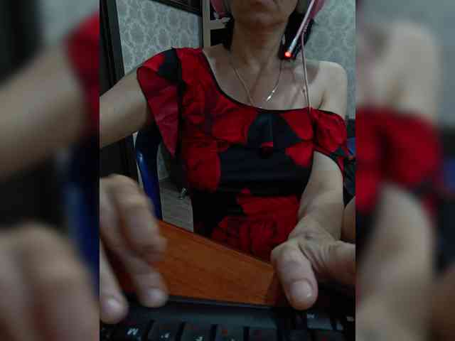 naked_taxi_dispatcher webcam