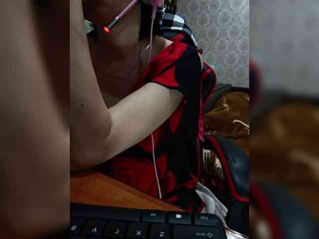 naked_taxi_dispatcher webcam