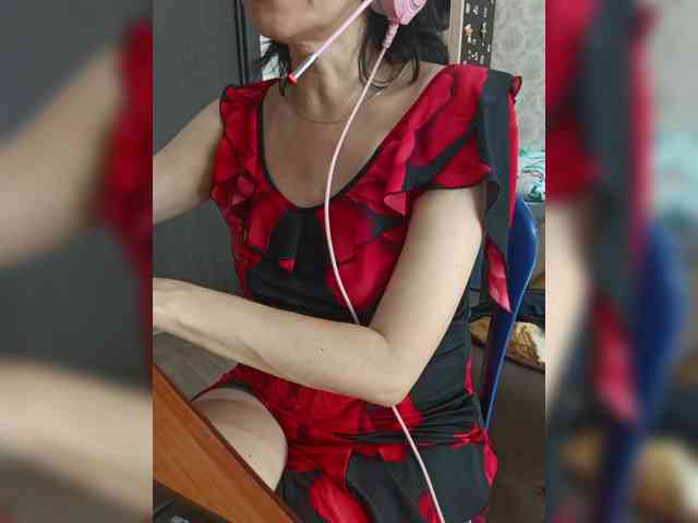 naked_taxi_dispatcher webcam