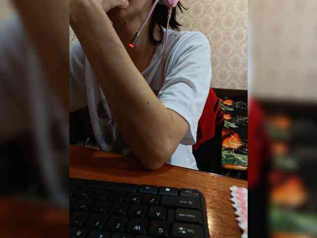 naked_taxi_dispatcher webcam