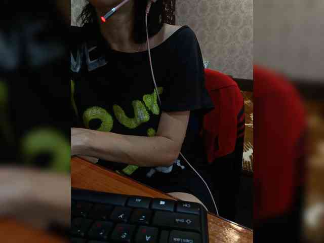naked_taxi_dispatcher webcam