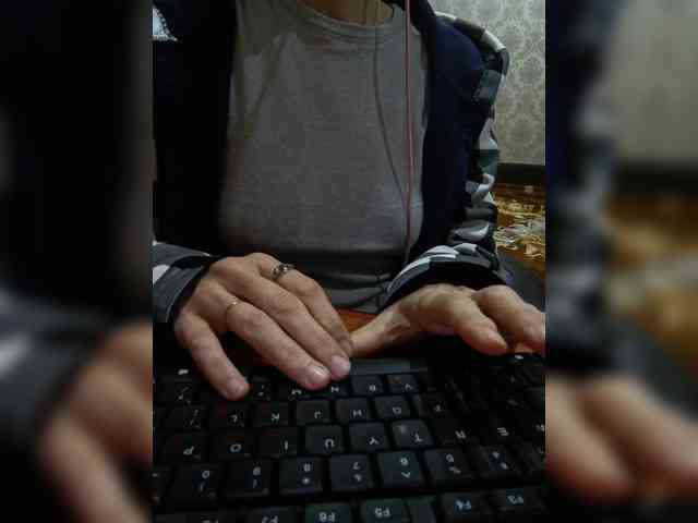 naked_taxi_dispatcher webcam