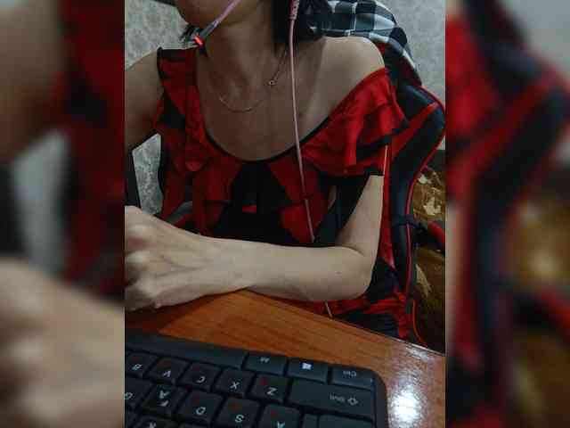 naked_taxi_dispatcher webcam