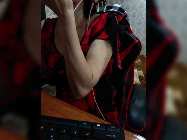 naked_taxi_dispatcher webcam