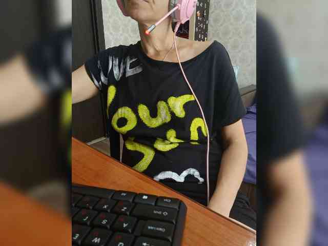 naked_taxi_dispatcher webcam