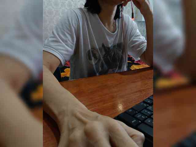 naked_taxi_dispatcher webcam