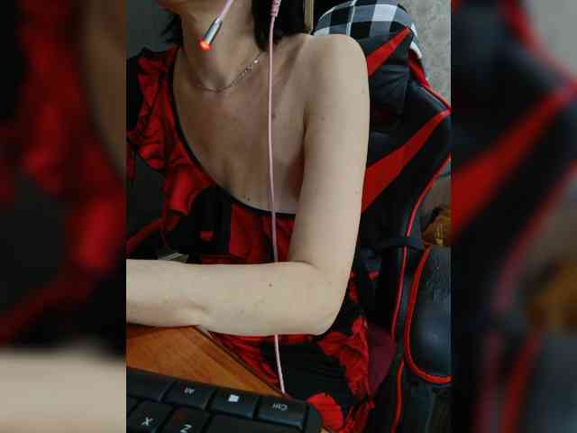 naked_taxi_dispatcher webcam