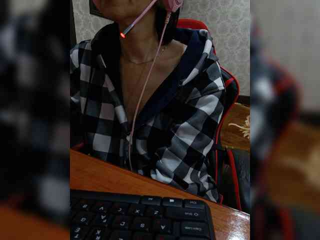 naked_taxi_dispatcher webcam