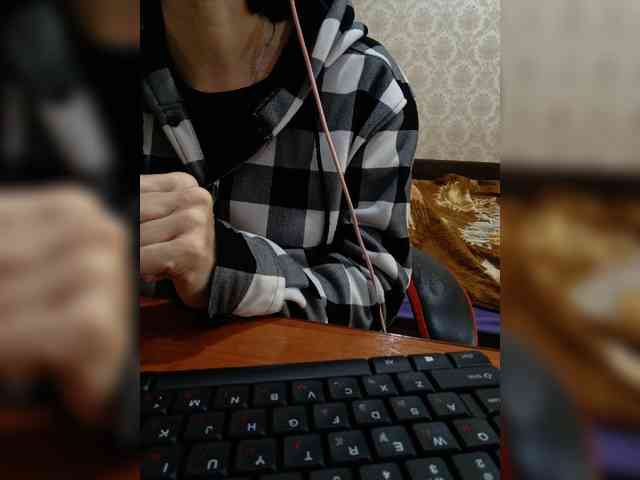 naked_taxi_dispatcher webcam